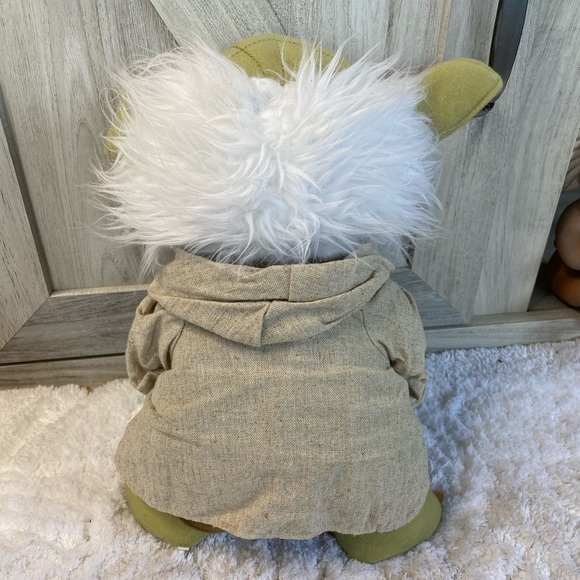 Underground Toys Star Wars Super Deluxe Talking Yoda 12’ Tall Plush 2012 - Picture 4 of 6